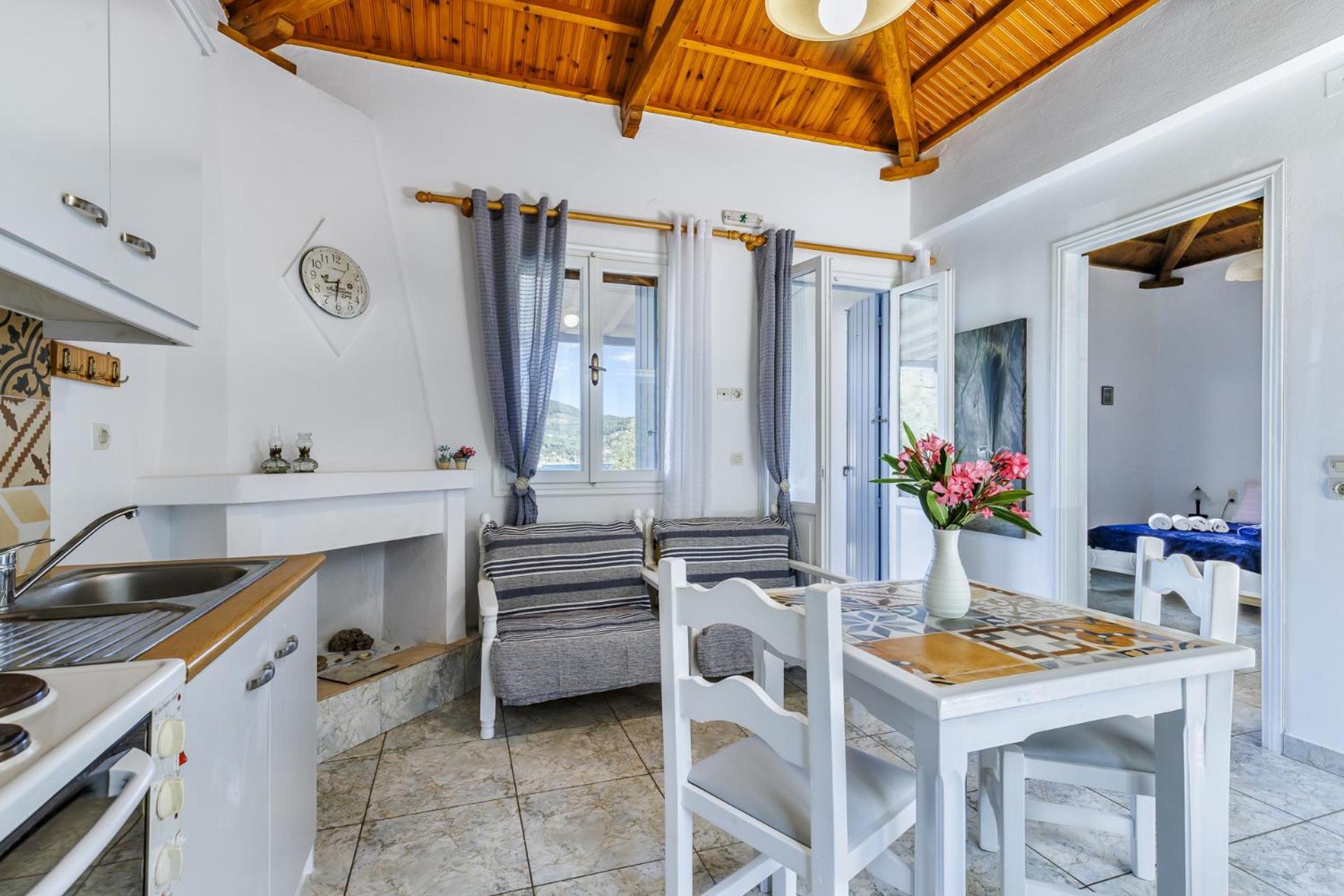 Anesis Apartment 2 Fireplace Скопелос Екстериор снимка
